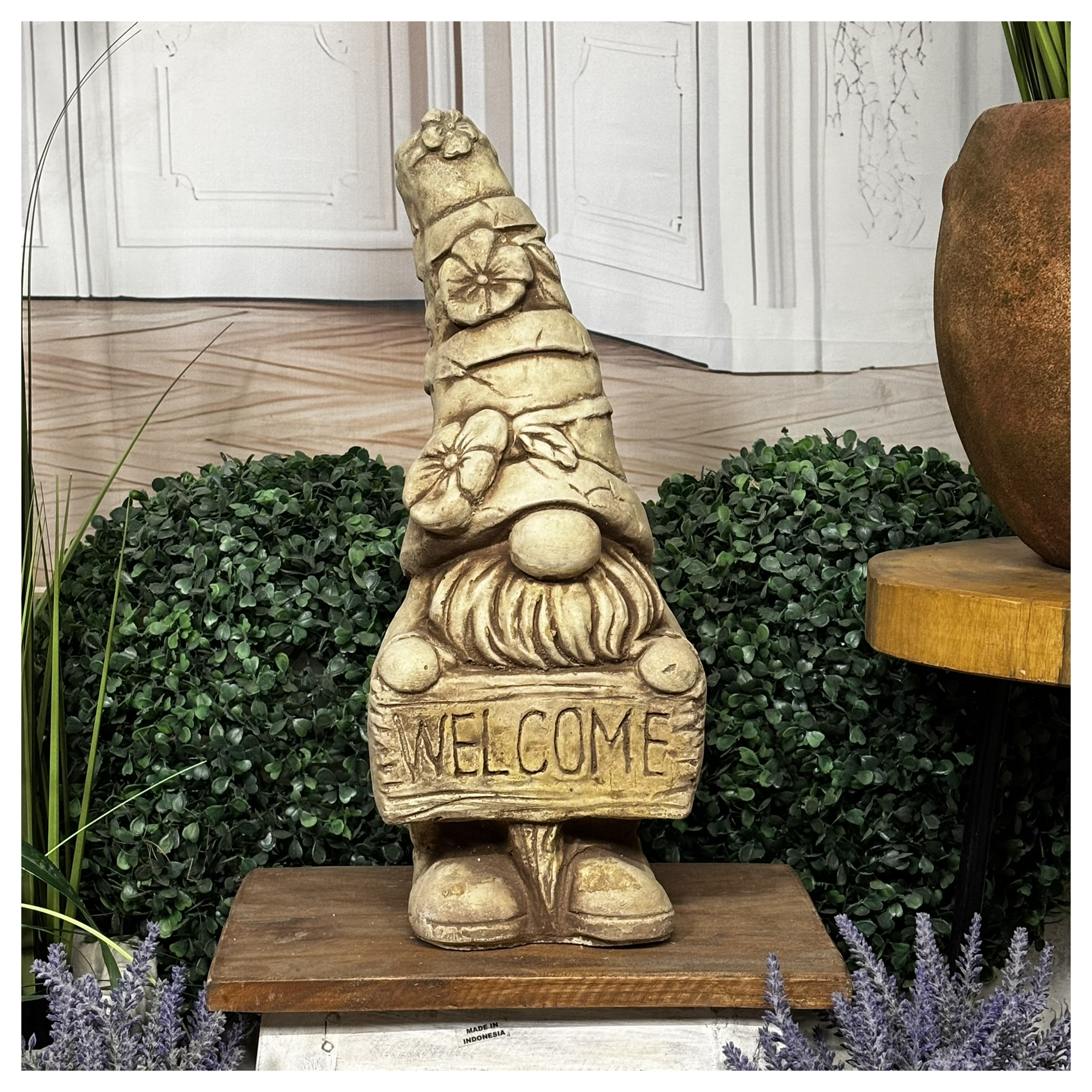 Welcome Garden Gnome with Sign